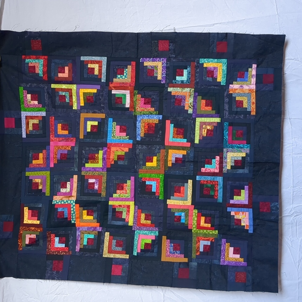 Log cabin pieced quilt top - Picture 16 of 16